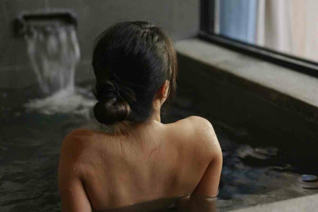 Japanese Onsen naked woman