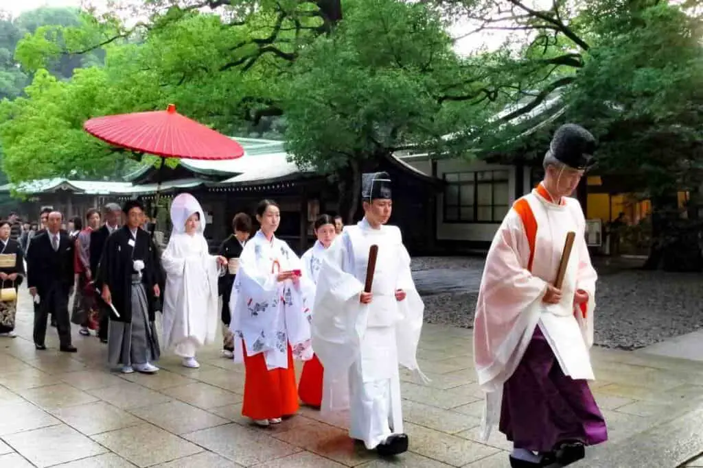 Wedding in Japan dress code women and men