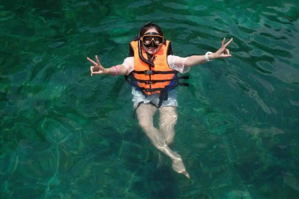 Safety float suit for snorkeling