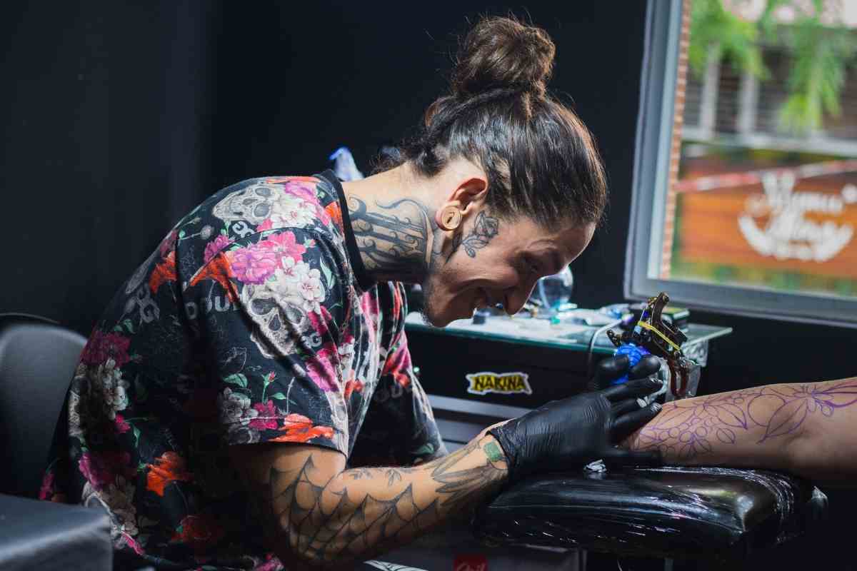 How Much Does The Average Tattoo Artist Make A Year