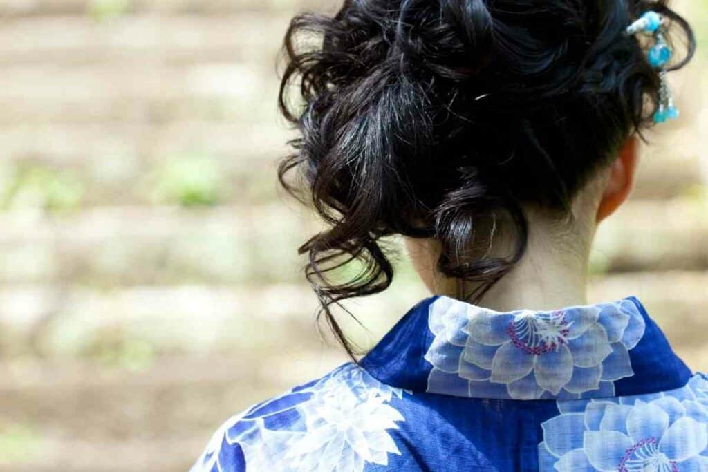 What to Wear Under a Kimono? A Guide For Male And Female