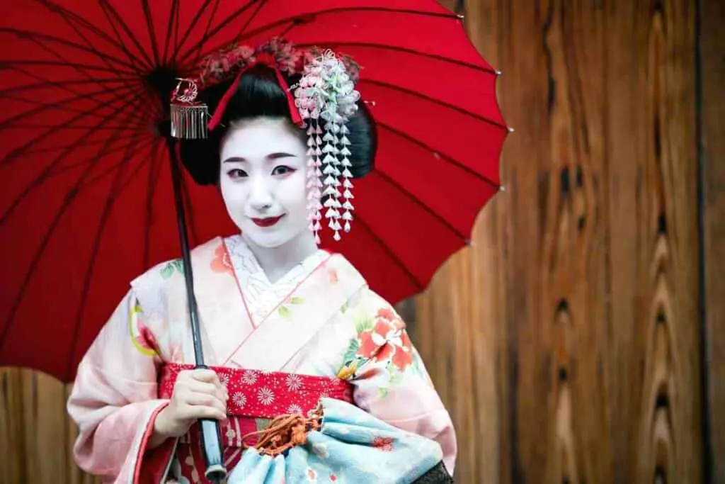 Maiko VS Geisha kimono