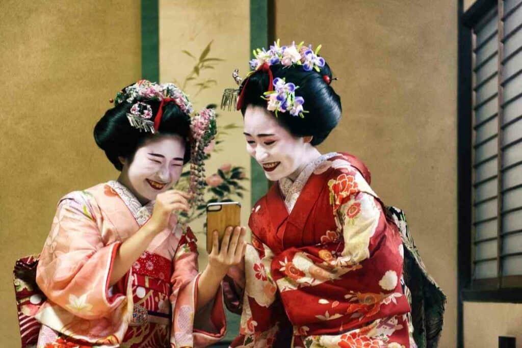 Maiko Geishas having fun