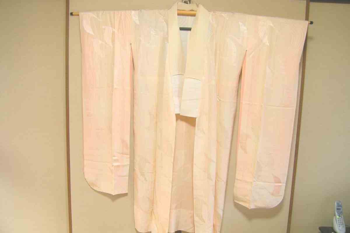What To Wear Under Yukata? YouGoJapan