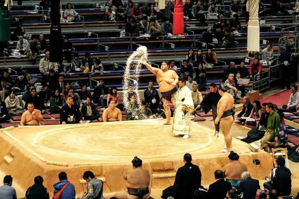 Sumo wrestling throwing salt rules