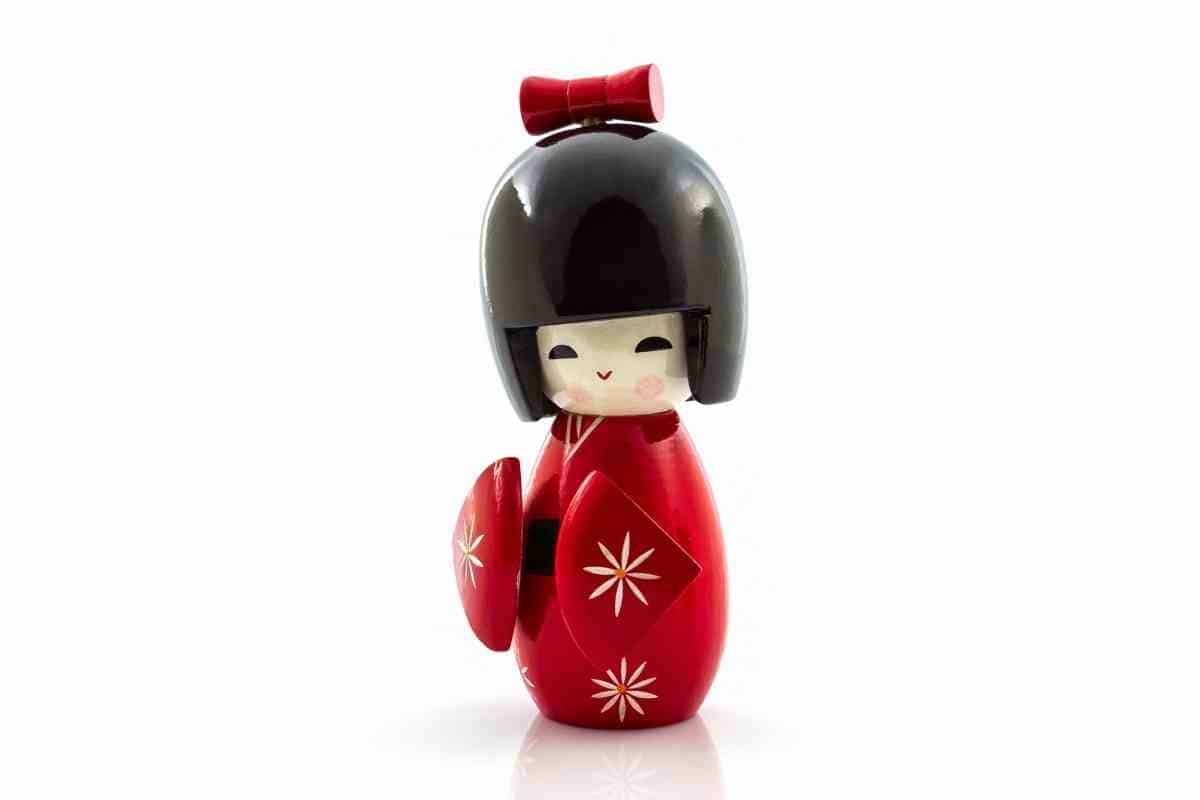 What is a Kokeshi Doll (小芥子)?