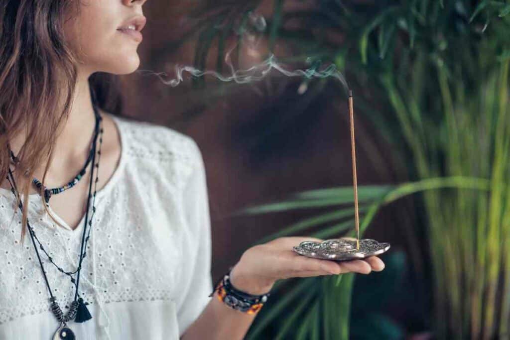 Burning Japanese incense guide