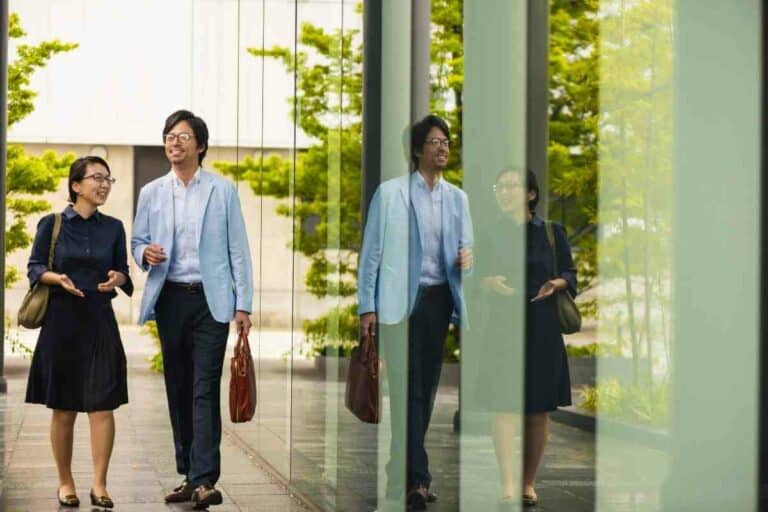 Guide to Understanding Nonverbal Japanese Communications YouGoJapan