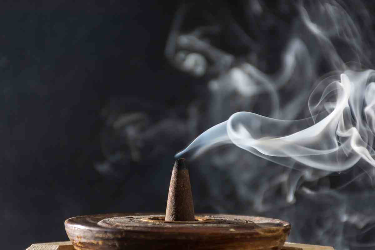 How to Burn Japanese Incense the Correct Way