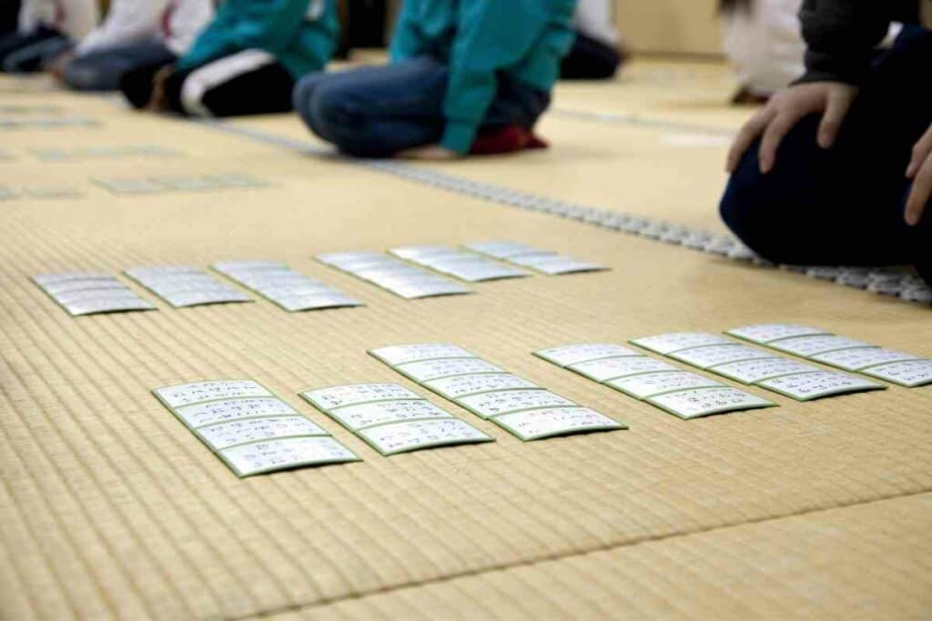 How to play Karuta