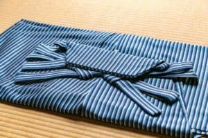 How to Put on Hakama