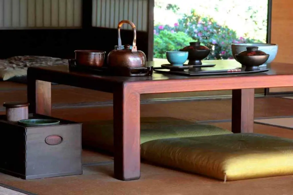 Types of tables in Japan