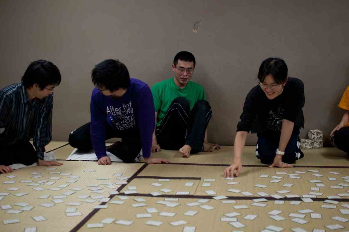 How to Play Karuta? YouGoJapan