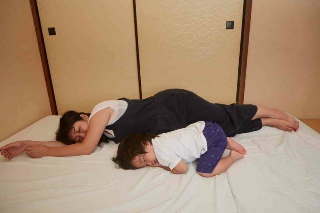 Sleep principles in Japan family