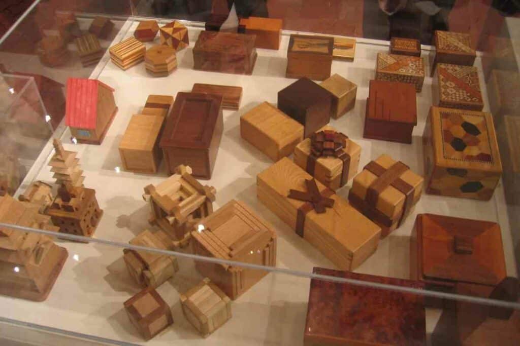 Japanese puzzle box explained