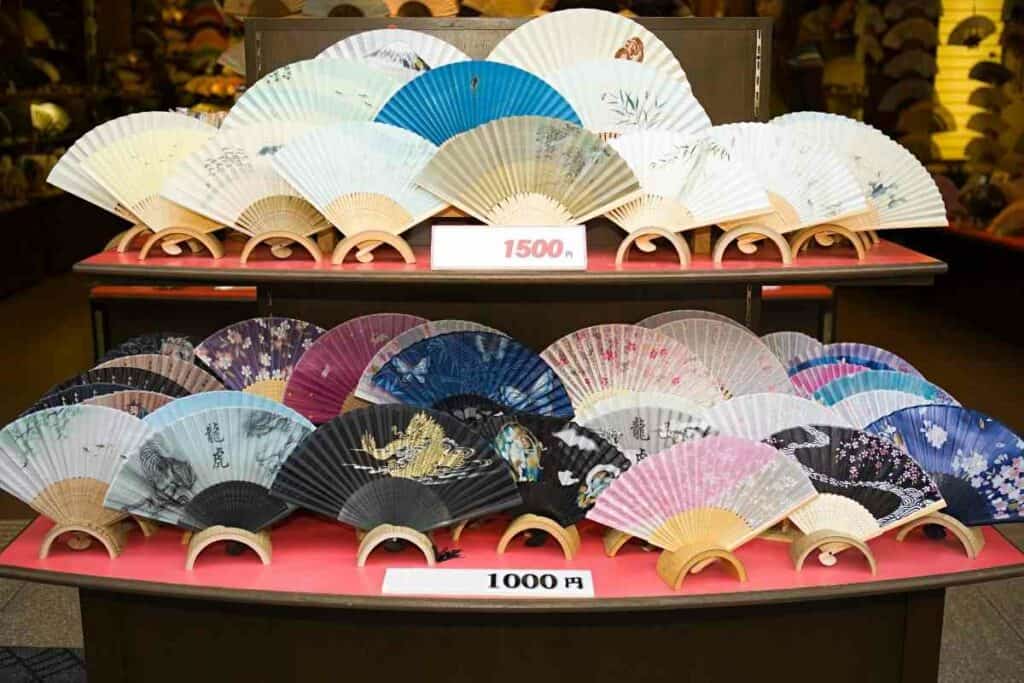 Types of Folding fans