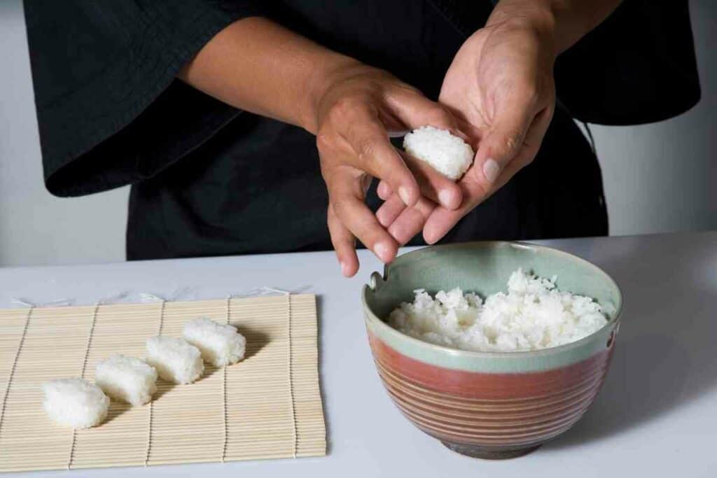 Cooked rice for sushi