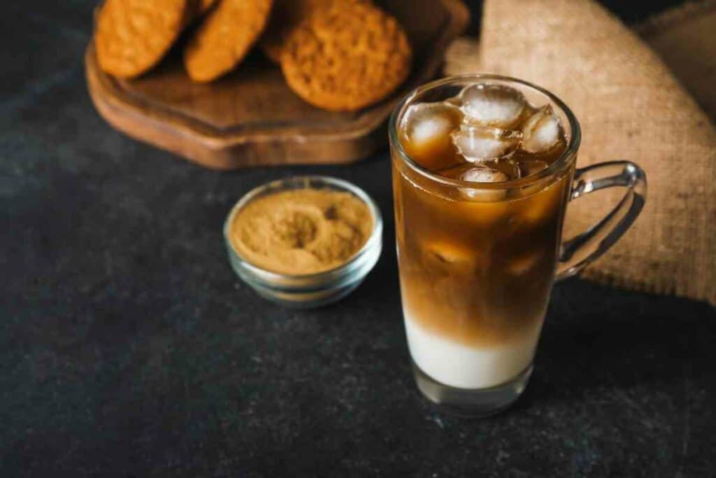 Iced Hojicha latte recipe and ingredients