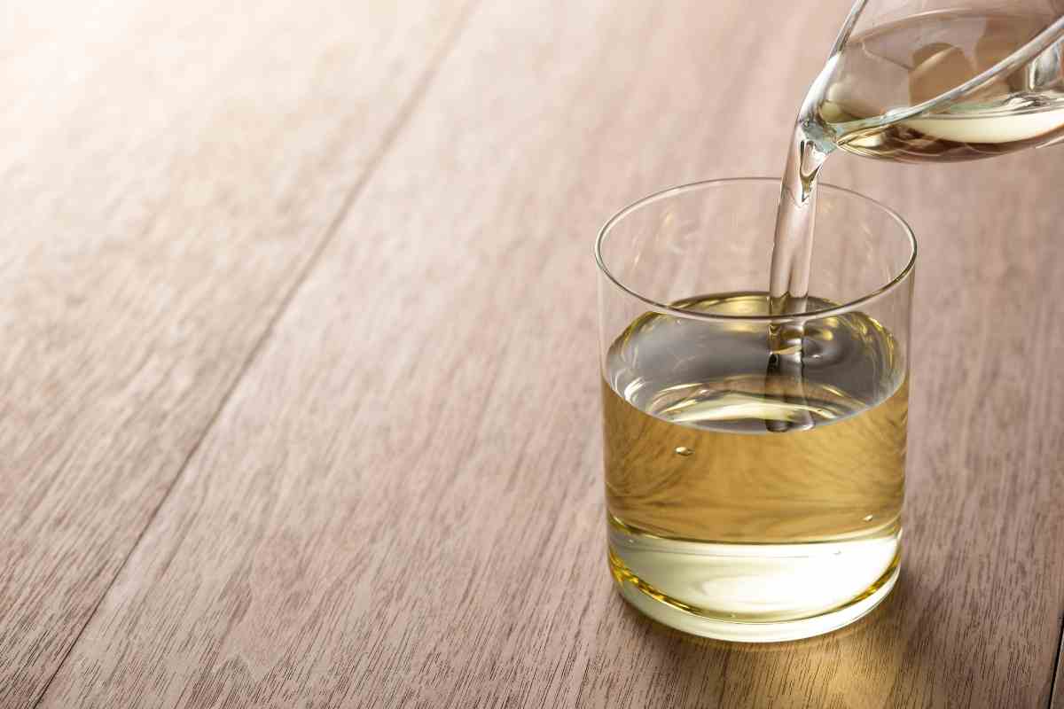 Mirin vs. Rice Vinegar Compared – Is it the Same?