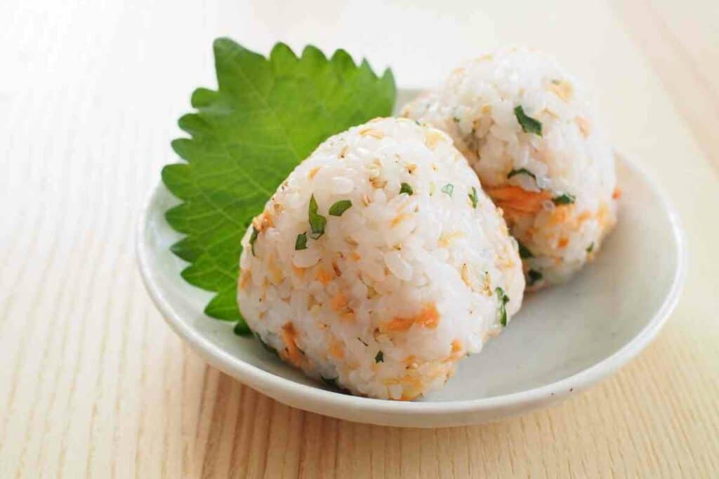 Salted salmon onigiri recipe