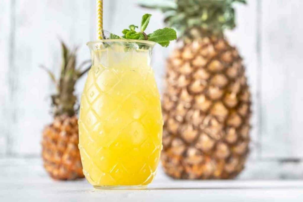 Yuzushu cocktails pineapple
