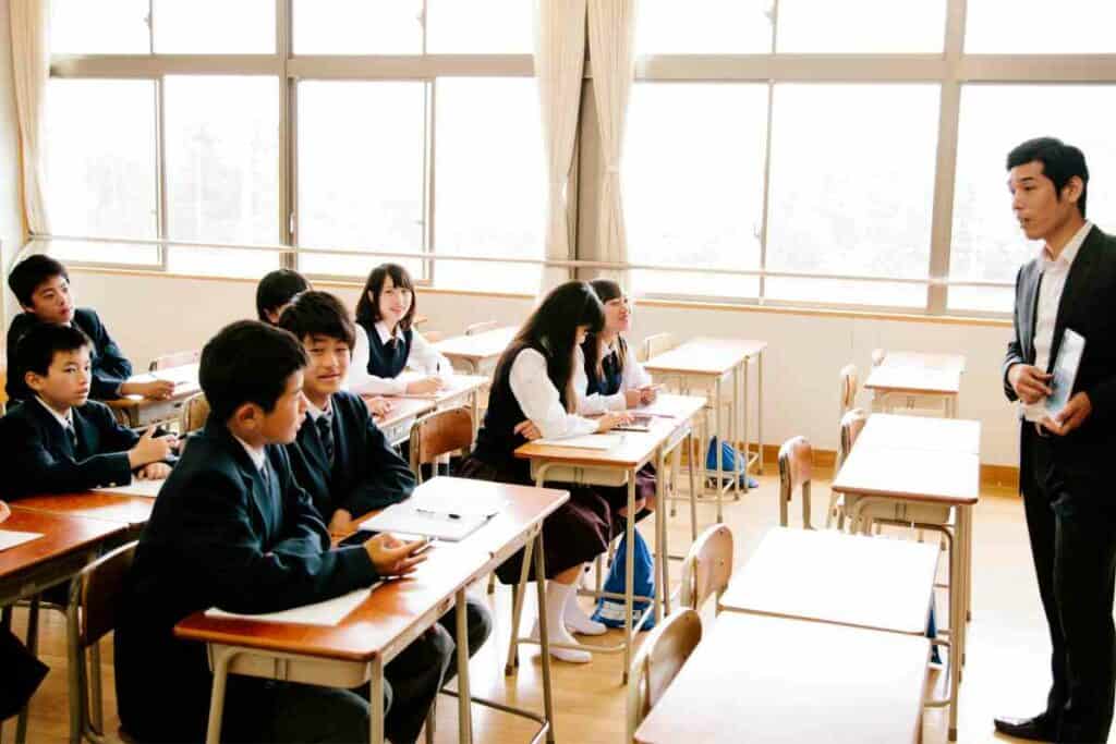 Japanese Schools advice about earthquakes