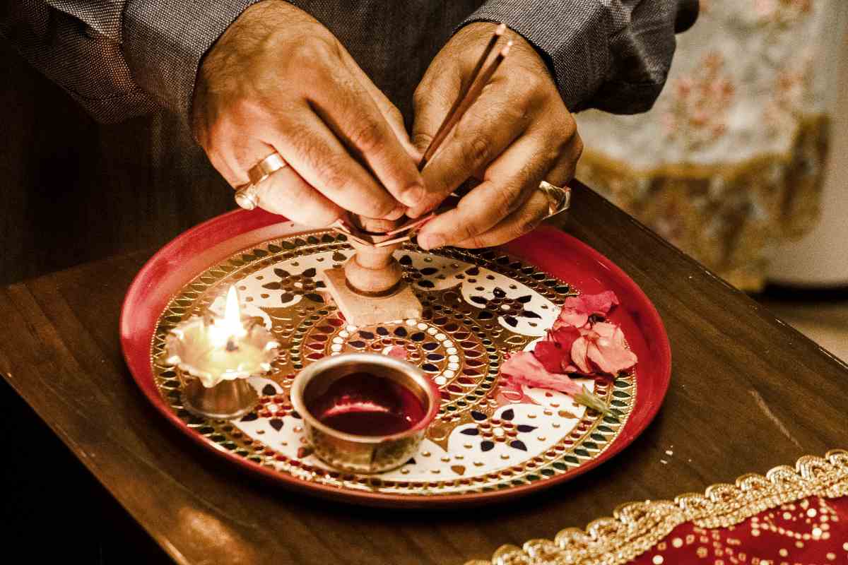 Japanese Incense vs. Indian Incense What’s the Difference? YouGoJapan