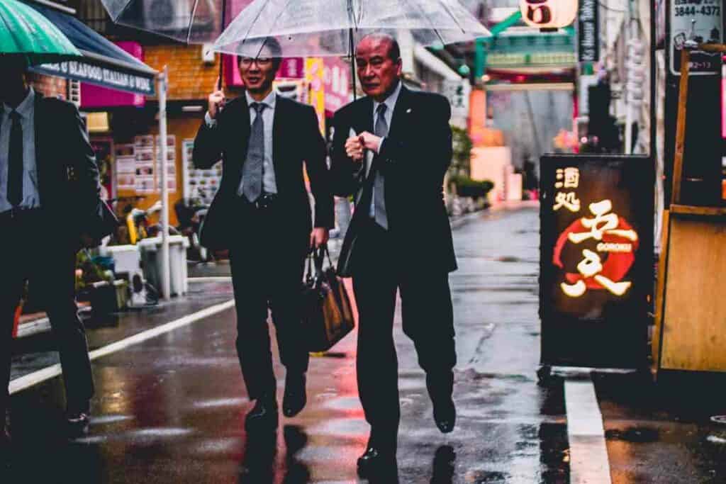 business attire for men in Japan