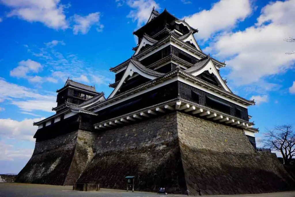 ditch the tour guide on your Japan trip