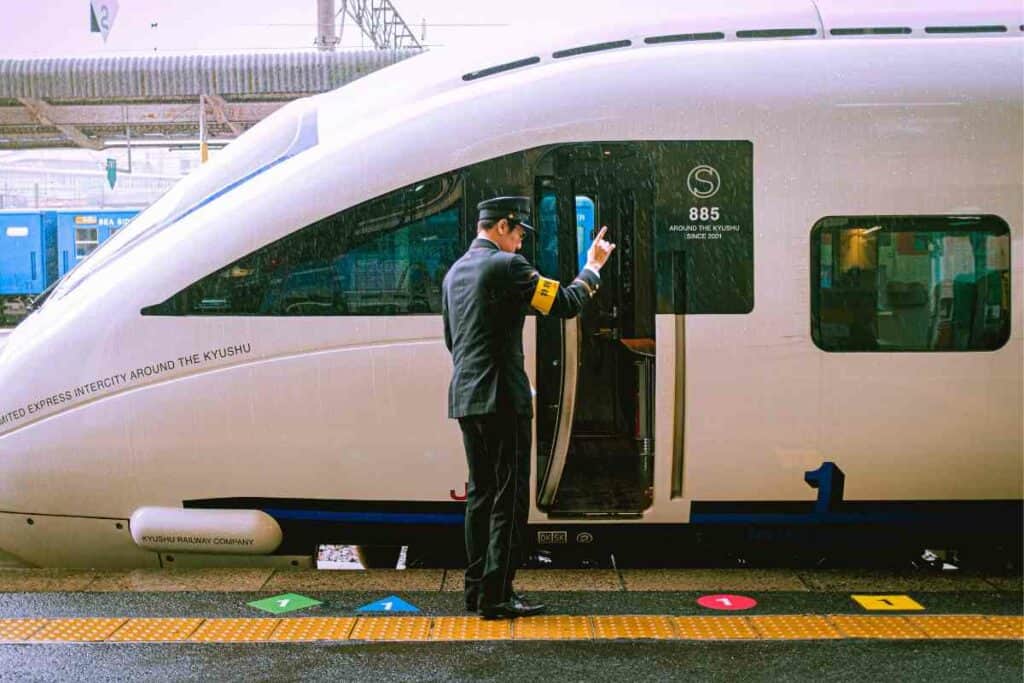 Deal with train groping in Japan