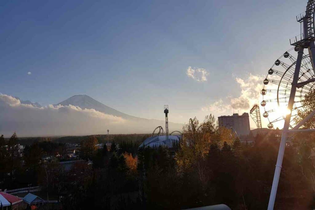 Follow Japanese theme parks general rules