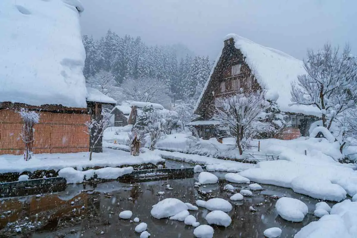 Best Destinations for Snow in Japan (Our Top 10 Picks)