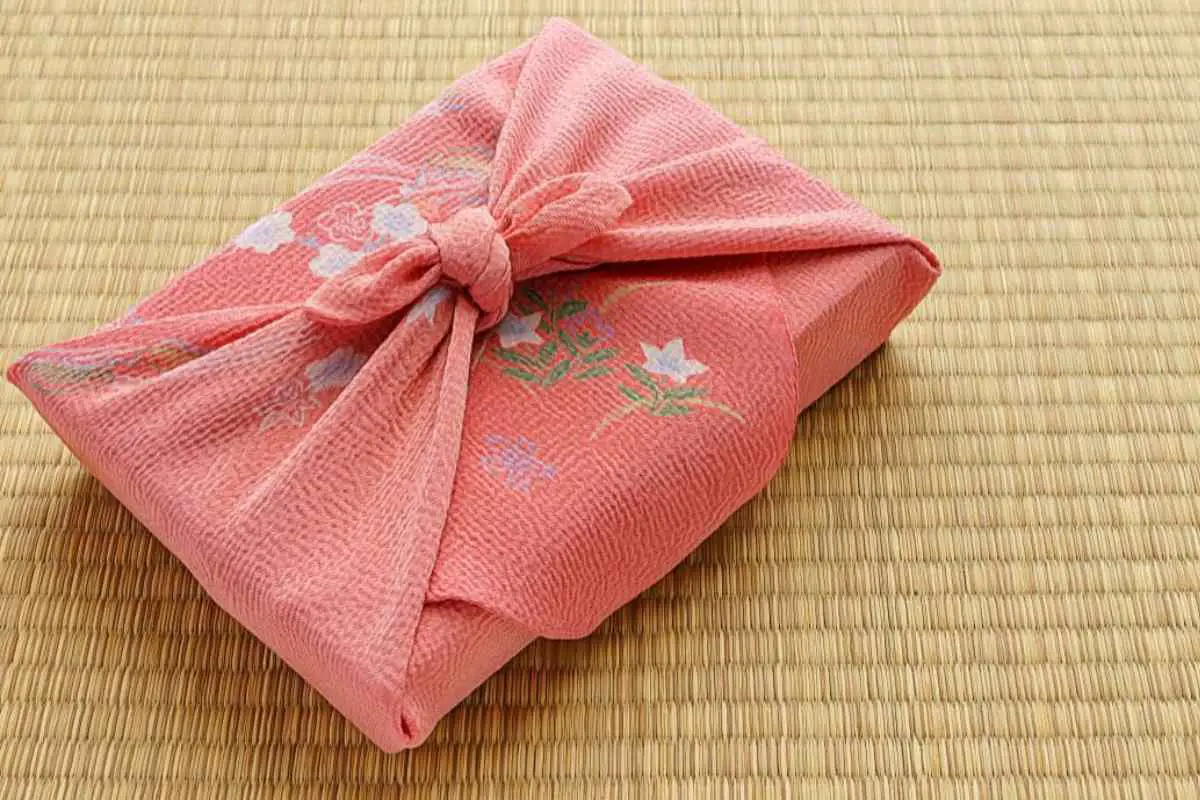 The Best Furoshiki Wrapping Cloths: Inspiration, Ideas & Cloths You Can Buy